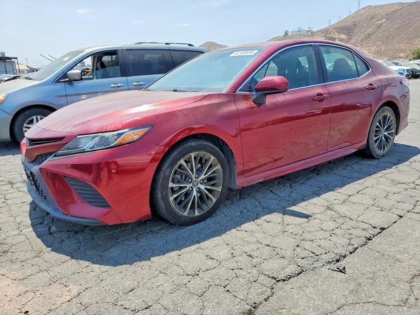 2018 TOYOTA CAMRY L/LE/SE/XLE — Front 3/4