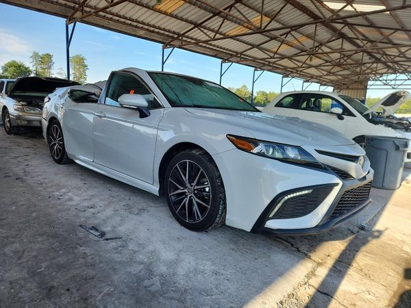 2023 TOYOTA CAMRY