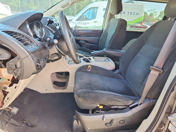 2016 DODGE CARAVAN SXT — DENT