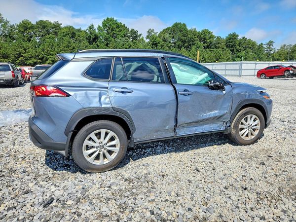 2025 TOYOTA COROLLA CROSS LE