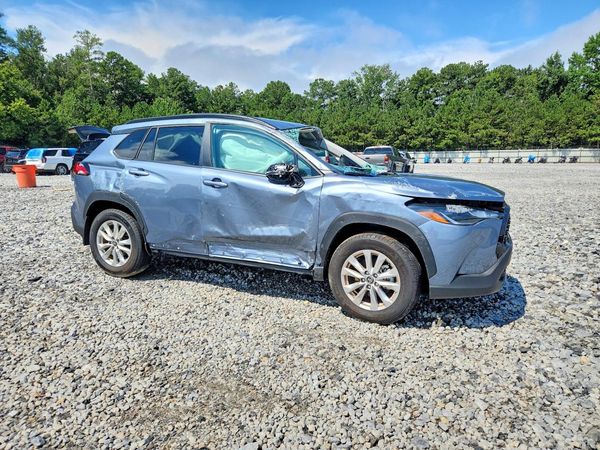 2025 TOYOTA COROLLA CROSS LE