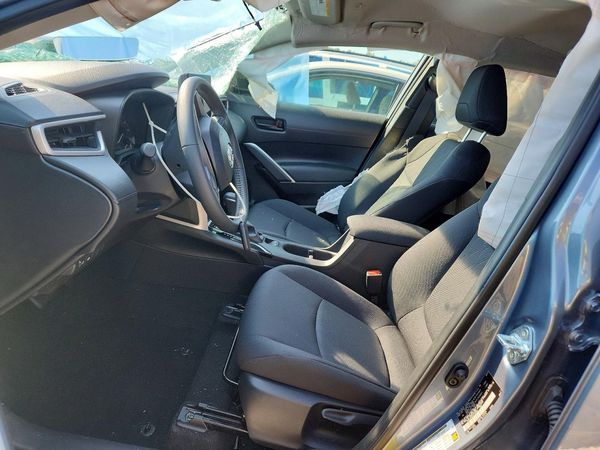 2025 TOYOTA COROLLA CROSS LE