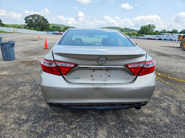 2016 TOYOTA CAMRY