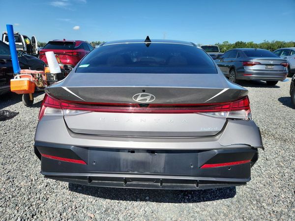 2024 HYUNDAI ELANTRA