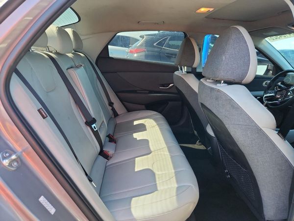2024 HYUNDAI ELANTRA