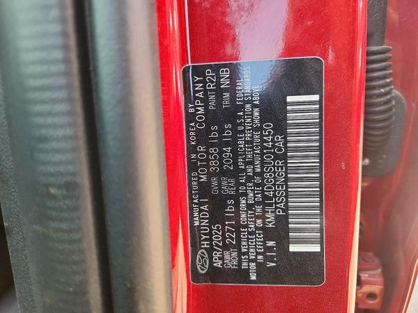 2025 HYUNDAI ELANTRA SE