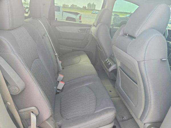 2016 CHEVROLET TRAVERSE LS
