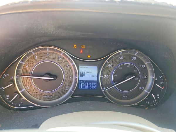 2012 INFINITI QX56 BASE