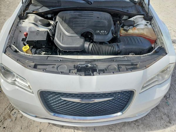 2016 CHRYSLER 300 Limited