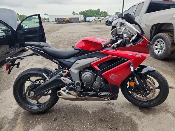 2025 TRIUMPH MOTORCYCLE DAYTONA 66