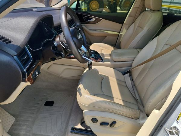 2018 AUDI Q7 quattro Premium Plus
