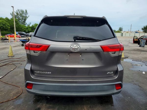 2019 TOYOTA HIGHLANDER SE/XLE