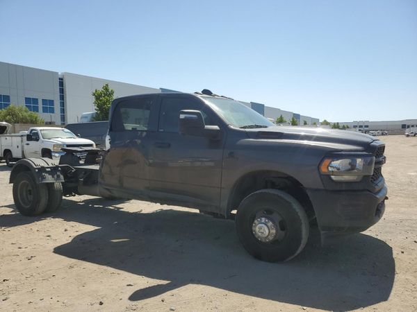 2023 RAM 3500 CREW CAB CHASSIS