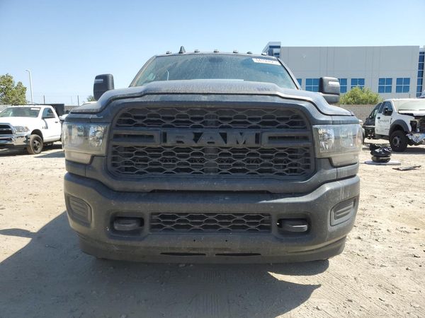 2023 RAM 3500 CREW CAB CHASSIS