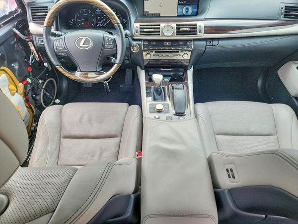 2015 LEXUS LS 460