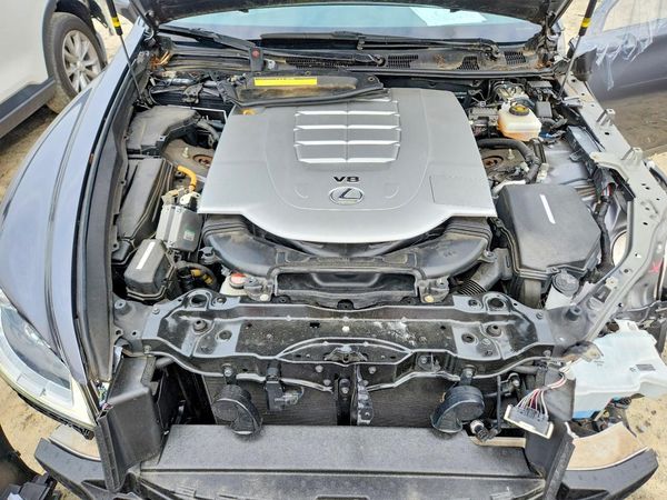 2015 LEXUS LS 460