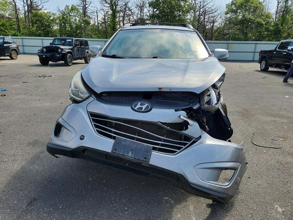 2015 HYUNDAI TUCSON GLS (Middle)