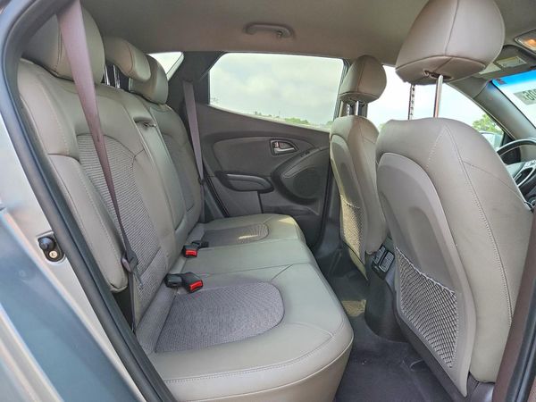 2015 HYUNDAI TUCSON GLS (Middle)