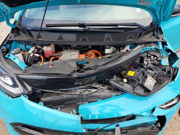 2020 CHEVROLET BOLT LT — Engine bay