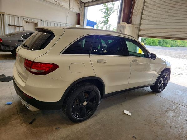 2017 MERCEDES-BENZ GLC