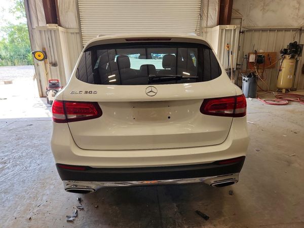 2017 MERCEDES-BENZ GLC