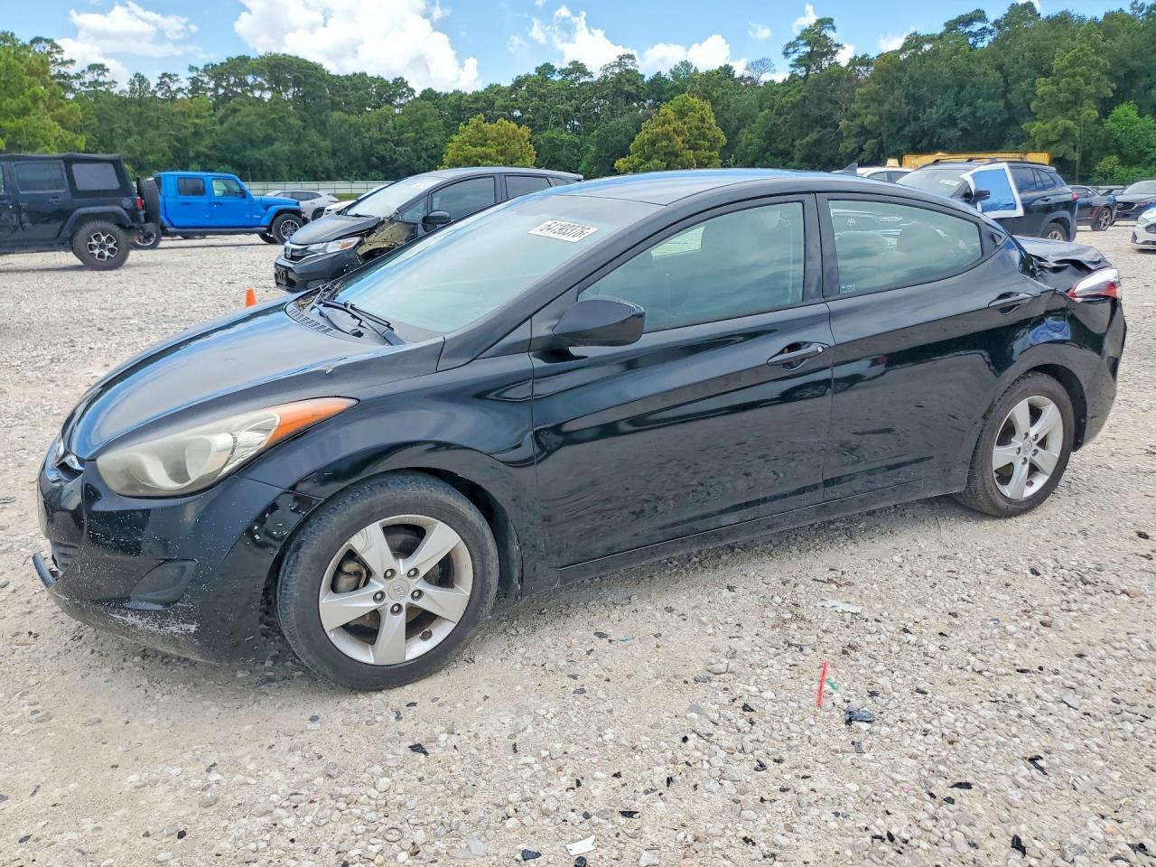 2013 HYUNDAI ELANTRA