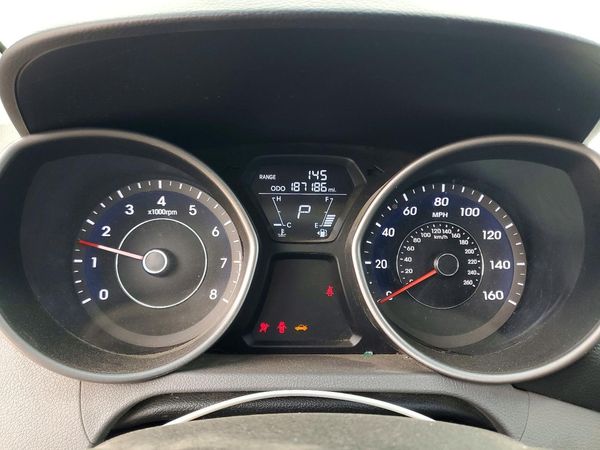 2013 HYUNDAI ELANTRA