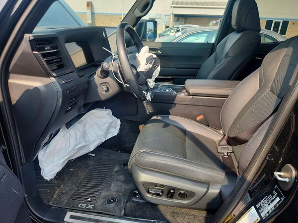 2025 LEXUS GX 550