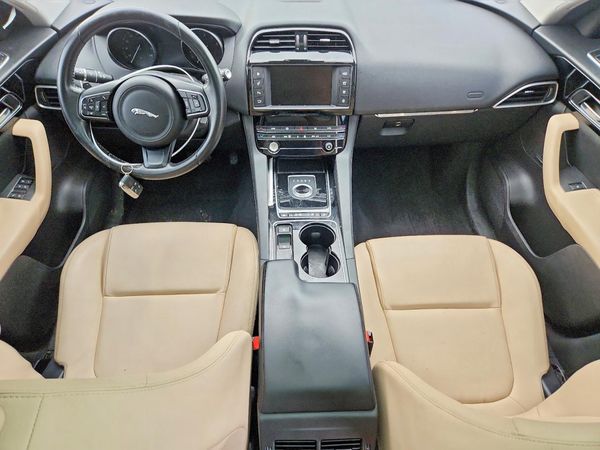 2017 JAGUAR F-PACE