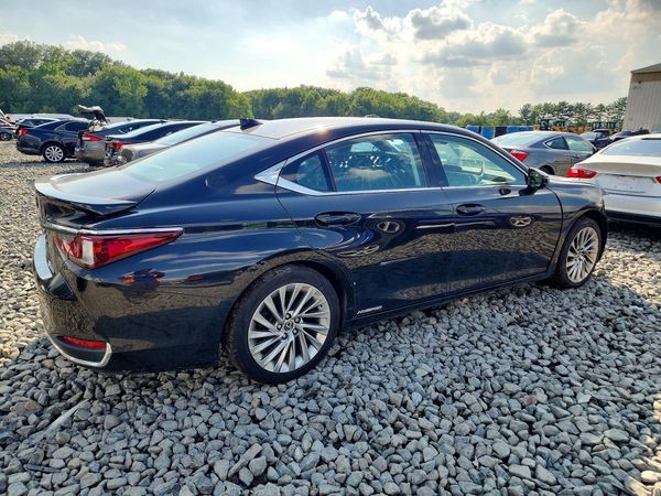 2022 LEXUS ES 300H