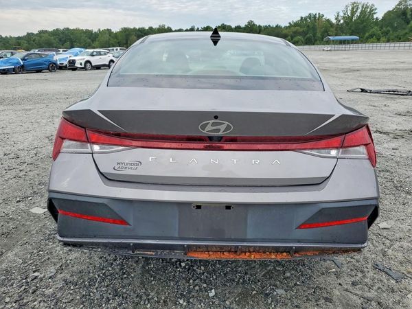 2024 HYUNDAI ELANTRA