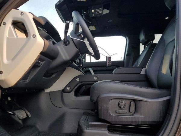 2024 LAND ROVER DEFENDER