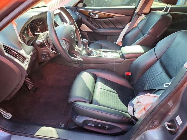 2017 INFINITI Q50
