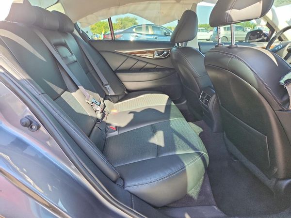 2017 INFINITI Q50