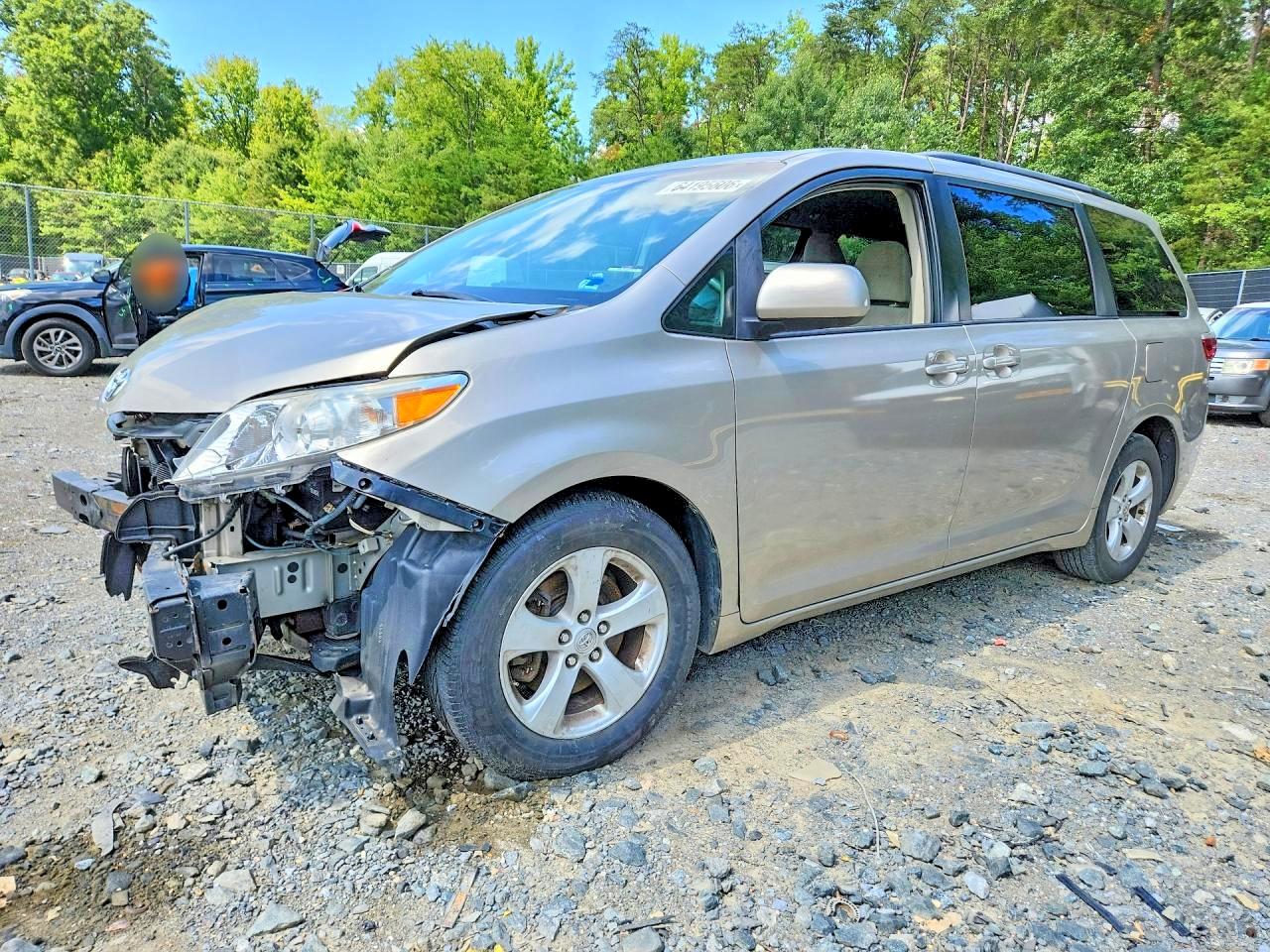 2017 TOYOTA SIENNA LE Mobility/LE