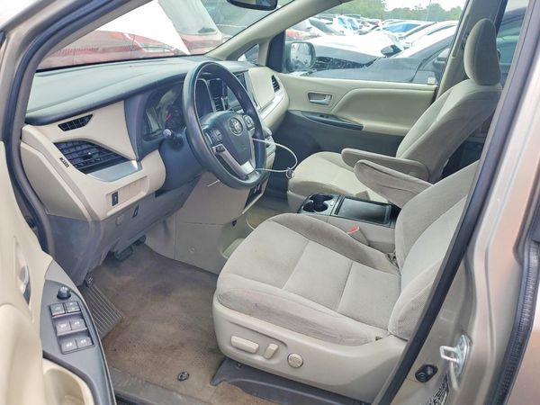 2017 TOYOTA SIENNA LE Mobility/LE