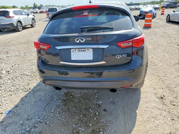 2017 INFINITI QX70