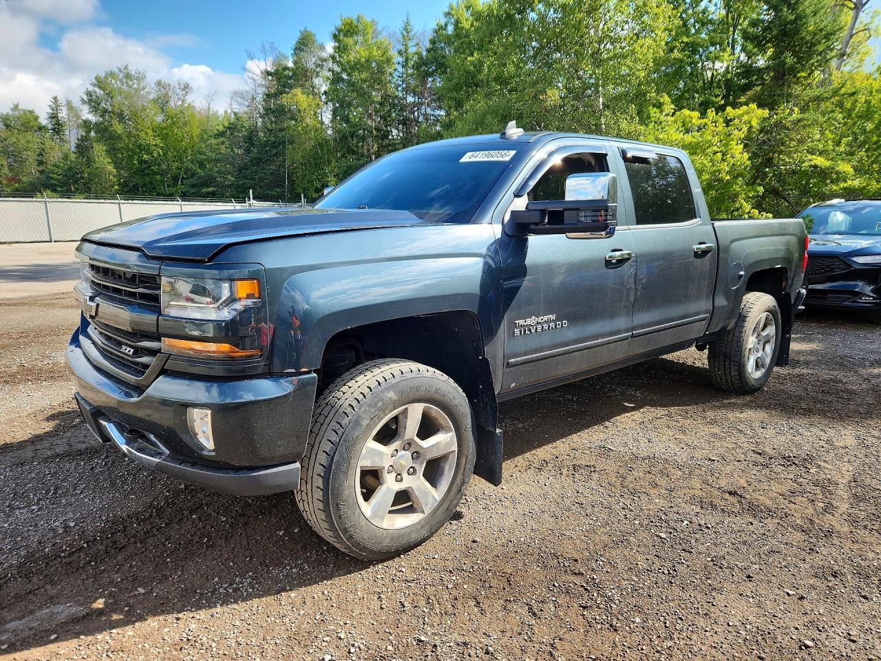 2017 CHEVROLET SILVERADO LT — Front 3/4