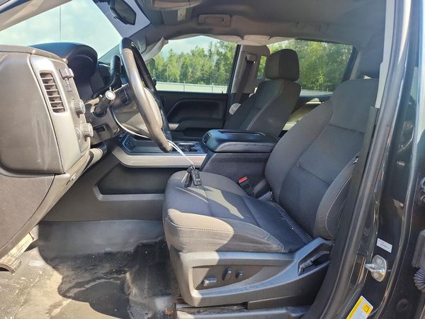 2017 CHEVROLET SILVERADO LT — DENT