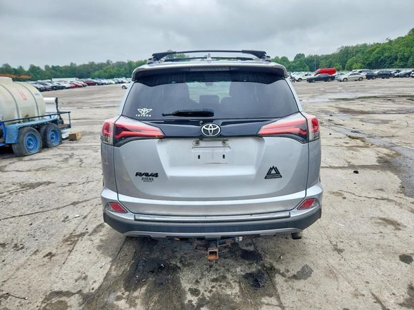 2018 TOYOTA RAV4 Adventure/XLE