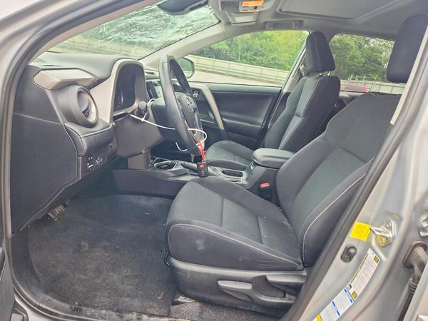 2018 TOYOTA RAV4 Adventure/XLE