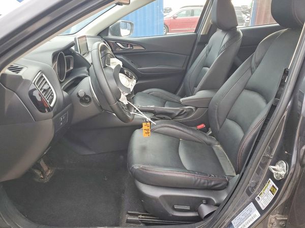 2016 MAZDA 3 SE