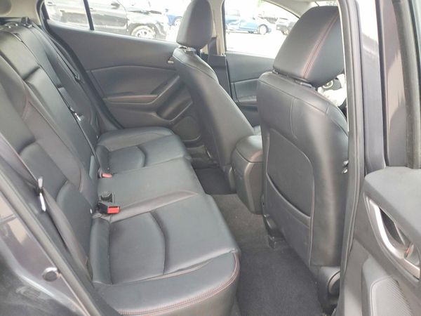 2016 MAZDA 3 SE