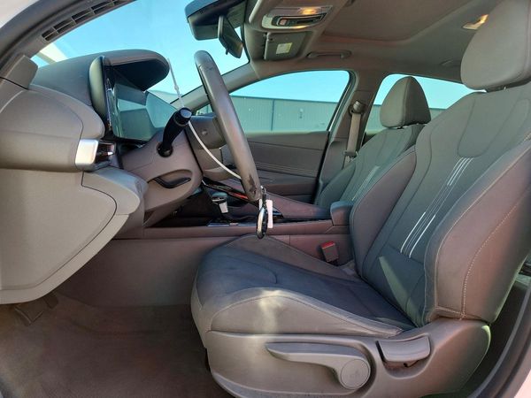 2024 HYUNDAI ELANTRA