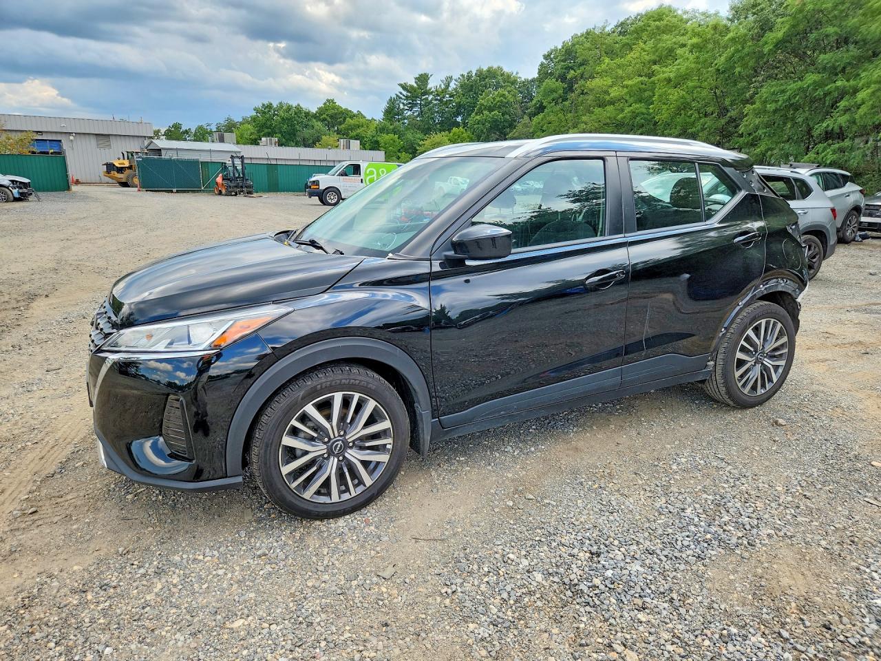 2023 NISSAN KICKS SV