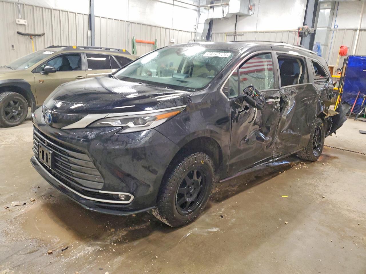 2023 TOYOTA SIENNA Platinum