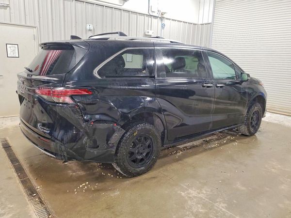 2023 TOYOTA SIENNA Platinum