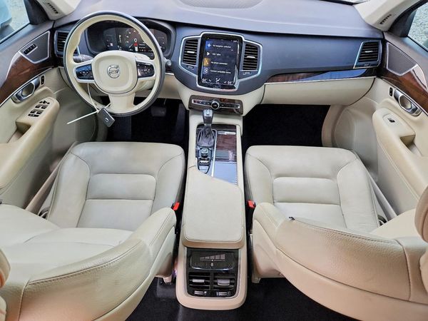 2019 VOLVO XC90