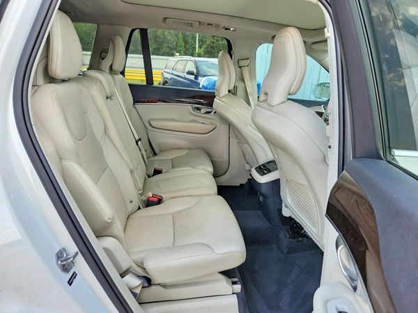 2019 VOLVO XC90