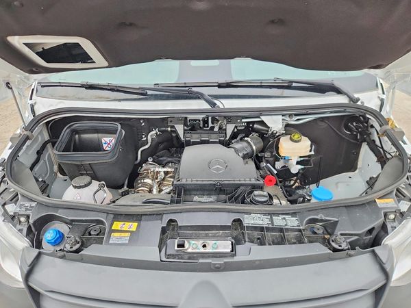 2026 MERCEDES-BENZ SPRINTER — Engine bay